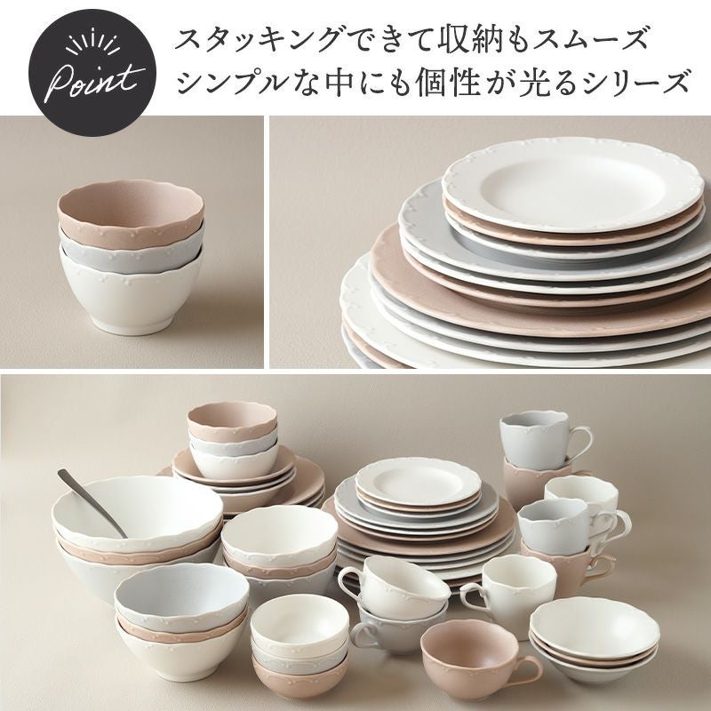 食卓をワンランクアップさせるシンプルなプレート