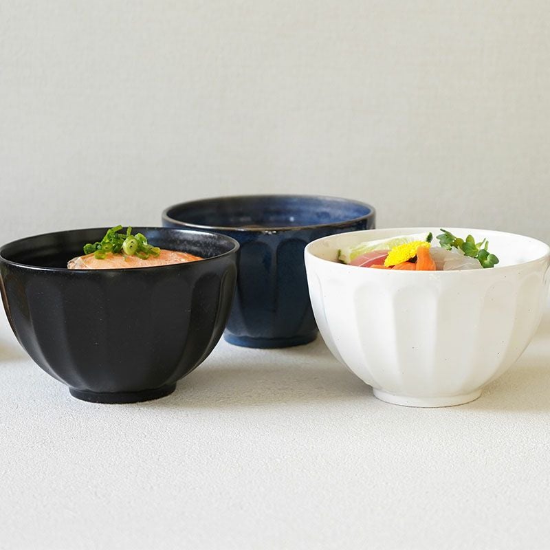 落ち着いた和カラーが味わい深いうつわ