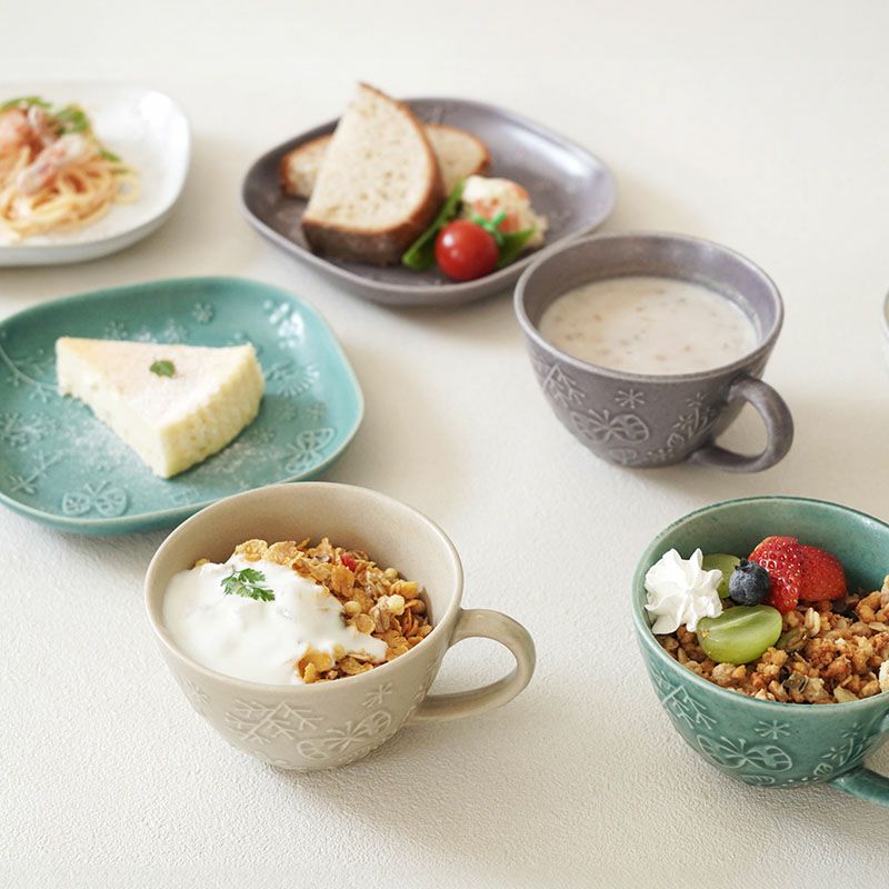 たっぷり310ccで、スープや紅茶をゆっくり楽しめるカップ たっぷり310ccで、スープや紅茶をゆっくり楽しめるカップ