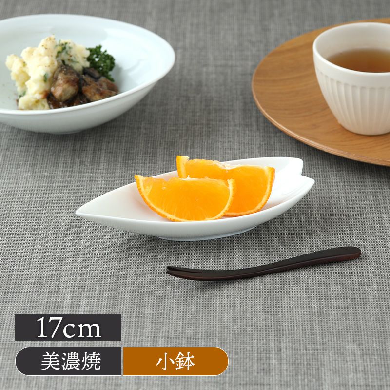 桜型小鉢 17cm tinmi 青白磁