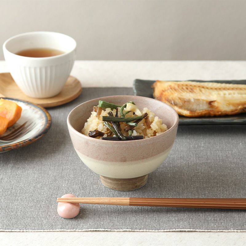 やさしいツートーンカラーのお茶碗
