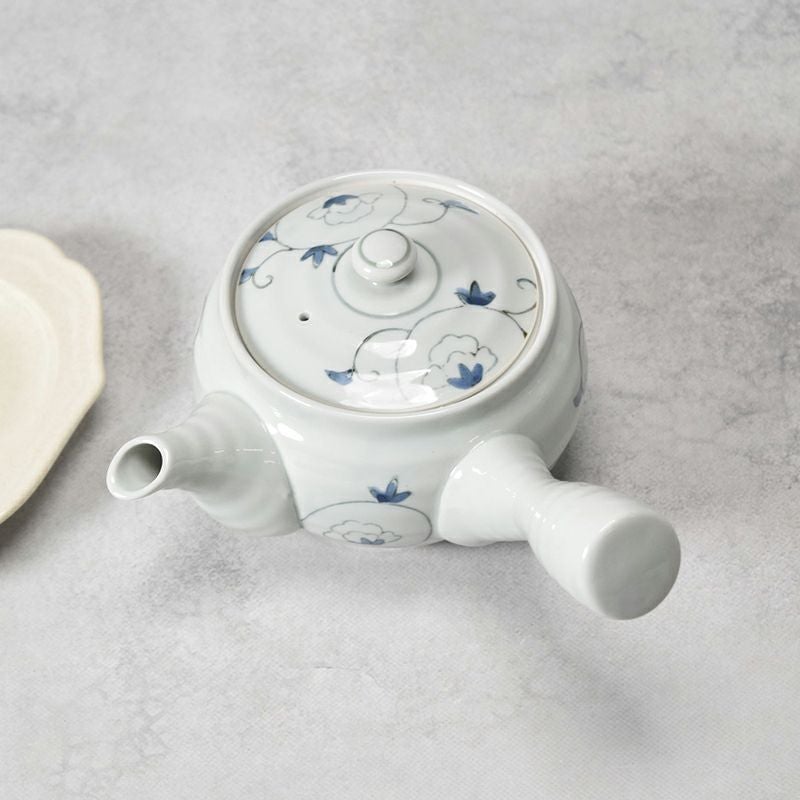 さりげない華やかさを添える、上品な急須。