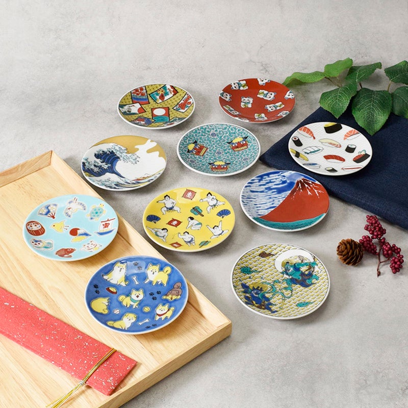 華やかな色合いと、和の絵柄が楽しい九谷焼のお皿